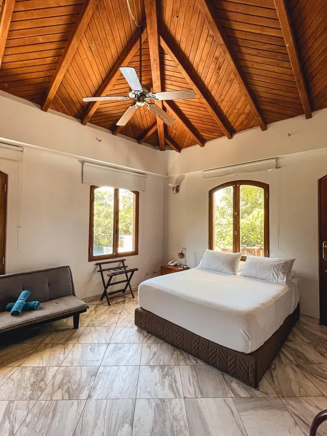 جناح جونيور، Casa Las Palmas 1/5