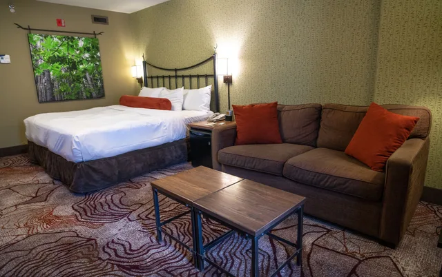 غرفة سوبيريور بسرير كينج، Banff Caribou Lodge & Spa 4/6