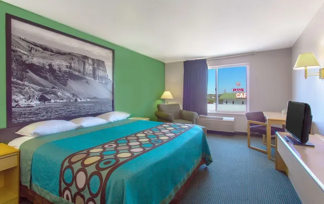 غرفة قياسية بسرير كينج، Super 8 By Wyndham Heyburn/Burley Area 6/10