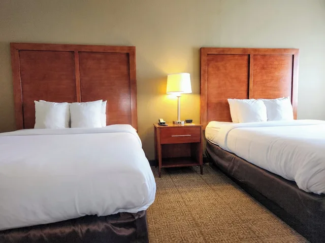 غرفة قياسية بسريرين كوين، Comfort Inn Bolivar, MO 3/7