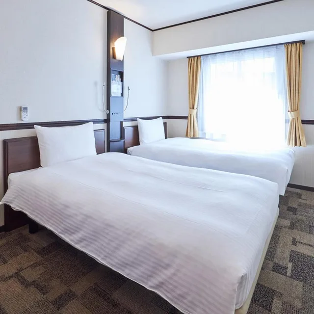 Room, Twin Beds, Toyoko Inn Osaka Tsutenkaku Mae 6/10