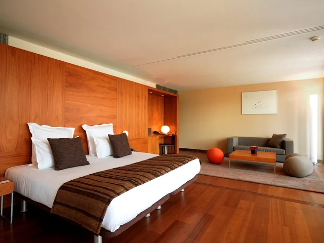 جناح بسرير كينج، Condes de Barcelona 1/1