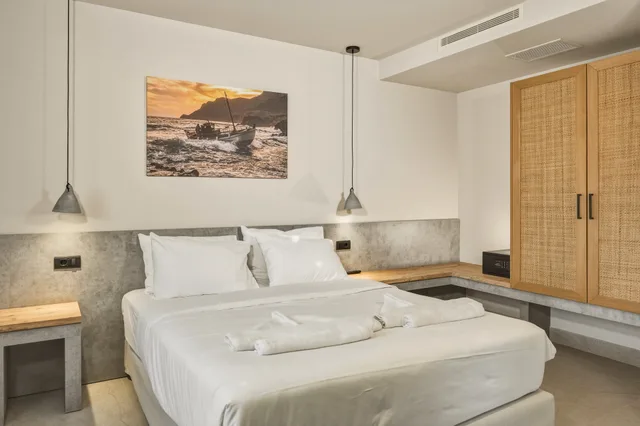 1 Bedroom, Suite, Outdoor Jetted Tub, VOLTA Seaside hotel - Adult-only 2/10