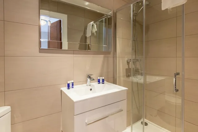غرفة خارجية بسرير كينج، Lakes Hotel and Spa (ex The Burnside Hotel and Spa) 2/3