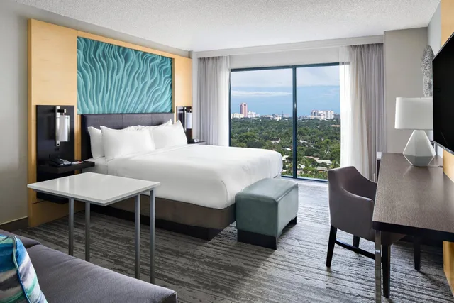 Room, King Bed, Boca Raton Marriott At Bocacenterhotel 4/10