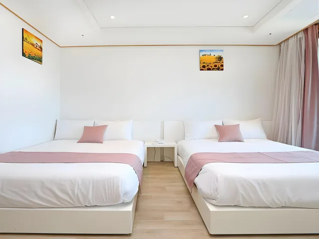 غرفة عائلية بسريرين مزدوجين، Marine Port Resort 2/3