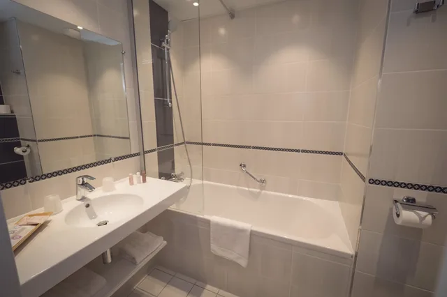 غرفة كومفورت بسرير كوين، Best Western Plus Le Roof 8/10