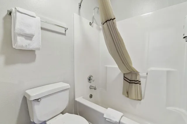Lodge, 2 Queen Beds، White Wing Lodge 8/10