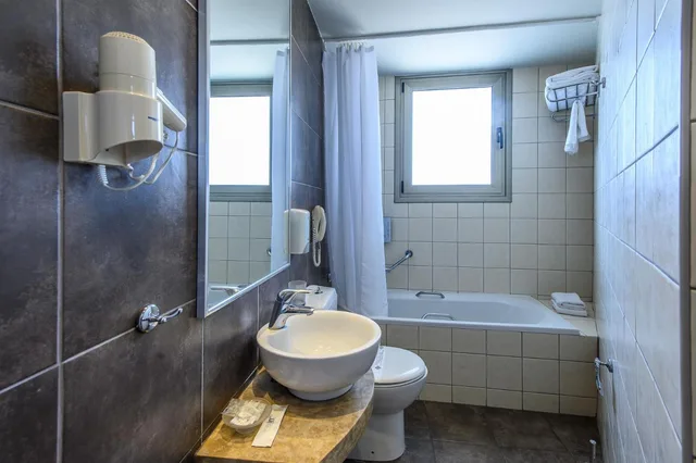 غرفة تنفيذية بسرير مزدوج بإطلالة على البحر، Marin Hotel 5/9