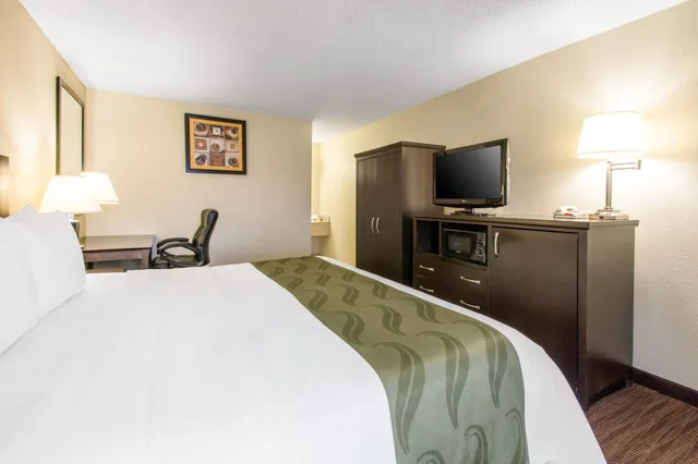 غرفة قياسية بسرير كينج، Quality Inn Daytona Speedway I-95 1/7