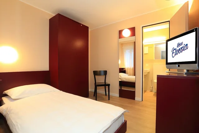 1 Bedroom, Twin Beds, Lake View, Terrace, Hotel Elvezia 3/6
