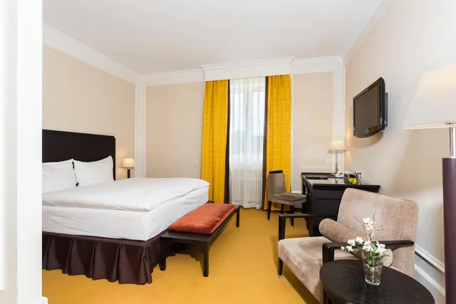 غرفة ديلوكس بسرير مزدوج بشرفة، HOTEL EULER 2/8