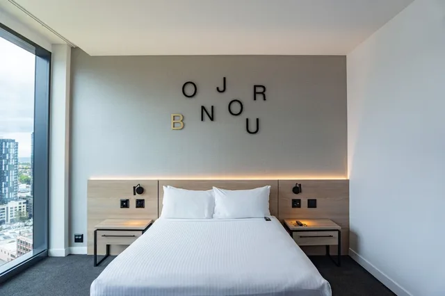 غرفة قياسية بسرير كوين لذوي الإعاقة، Novotel Melbourne South Wharf 3/8