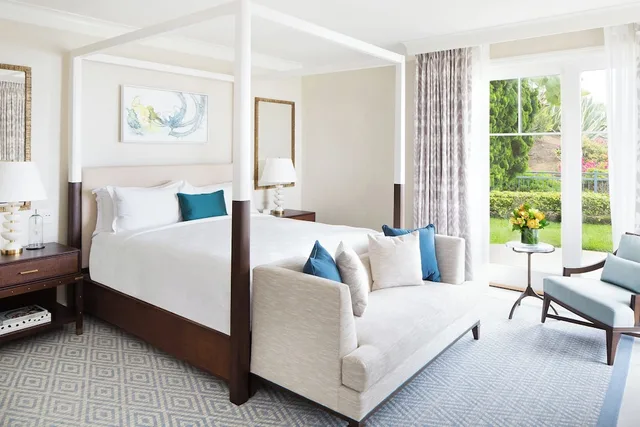 Founders, Suite, 1 King and 2 Queen Beds, Sofa, Montage Laguna Beach 2/3
