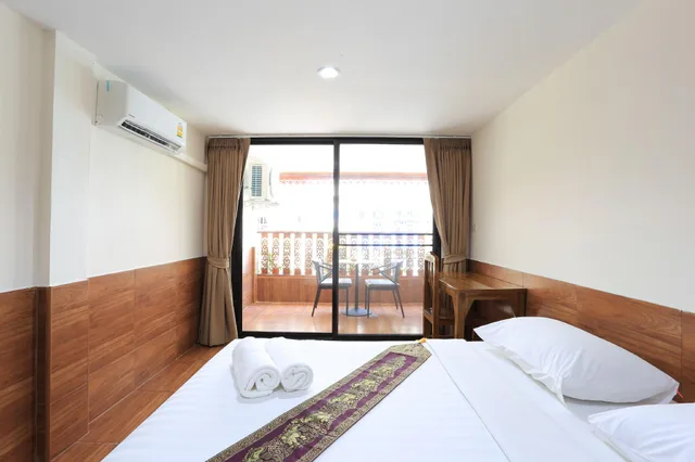 Superior, Queen Bed, The Siam Guest House 1/2