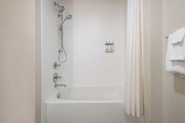 غرفة بسريرين كوين لذوي الإعاقة، Holiday Inn Express Hotel Suites Meriden 4/4