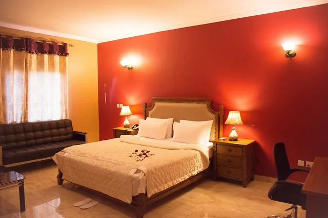 غرفة بريميير بسرير كوين، Tulia Boutique Hotel And Spa 2/2