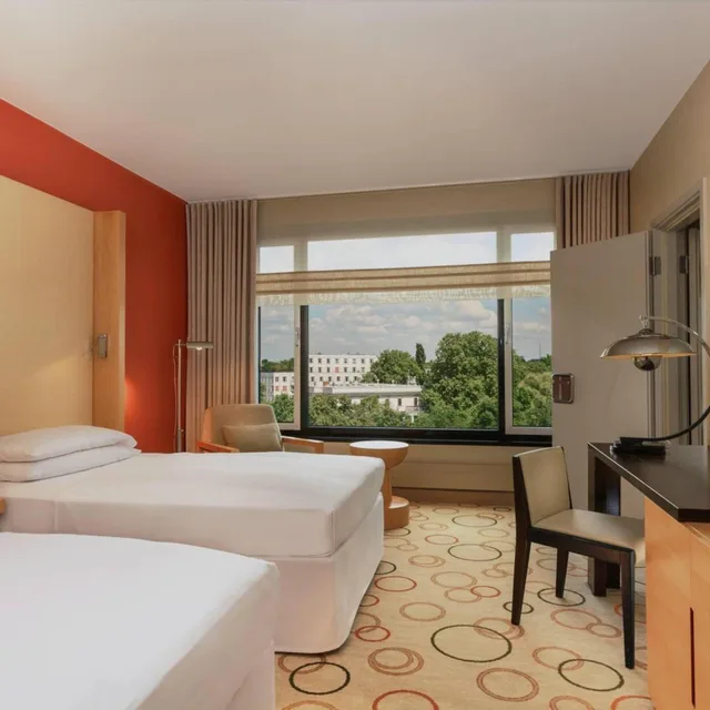 غرفة كلاسيكية بسرير فردي، SHERATON BERLIN GRAND HOTEL ESPLANADE 1/6