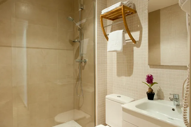 2 Bedrooms, Apartment, Mh Apartments Ramblas 7/8