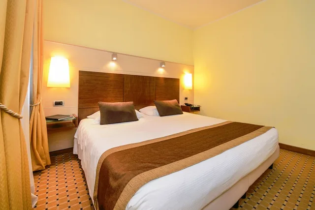 غرفة متصلة، Hotel Master 3/9