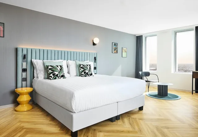 Junior Suite, King Bed, Eiffel View، H4 Wyndham Paris Pleyel 1/10