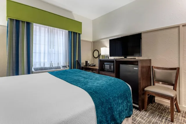 Room, Queen Bed, Accessible, The Freeport Hotel Ascend Hotel Collection 2/5