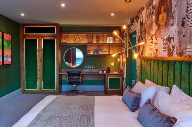 جناح سيغنتشر، Malmaison Liverpool 6/10