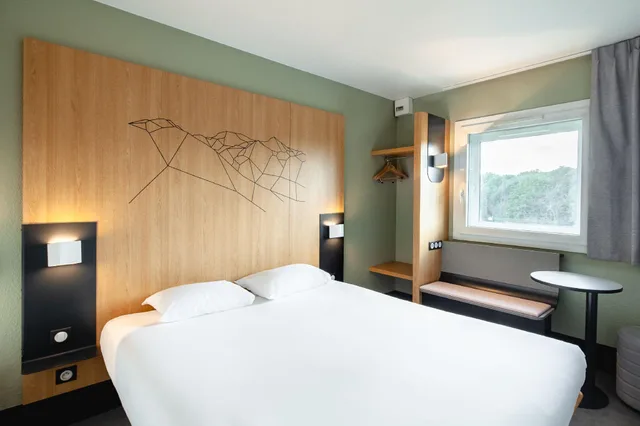 غرفة بسرير كوين، B&B Hotel PARIS Roissy CDG Aeroport 1/3