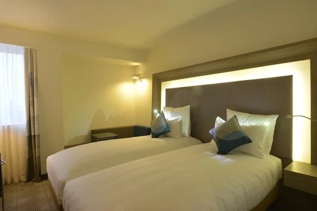 غرفة سوبيريور بسرير مزدوج بإطلالة على المسبح، Novotel Cairo Airport 3/10