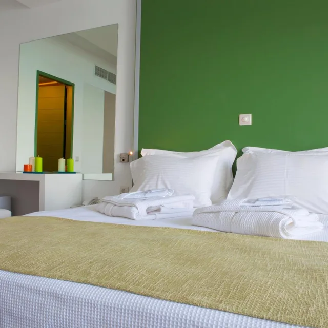 غرفة ديلوكس ثلاثية بإطلالة على البحر، Erytha Hotel &amp; Resort 2/8