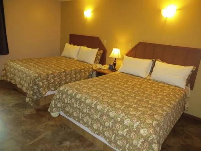غرفة بسريرين كوين لغير المدخنين، The Queen B Motel, Detroit-Warren 2/5