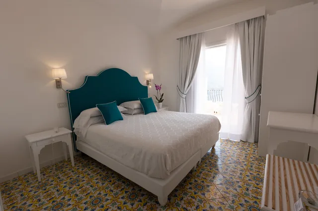 Room, Queen Bed, Sea View, Outdoor Jetted Tub, Terrace، Hotel Conca d'Oro 3/3