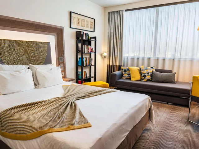 غرفة سوبيريور بسرير مزدوج أو سريرين منفصلين، NOVOTEL SOFIA 1/4