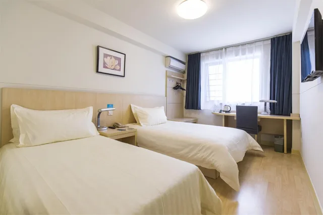 غرفة بزنس بسريرين منفصلين، Jinjiang Inn Select (Tianjin Haitai Industrial Park) 1/6