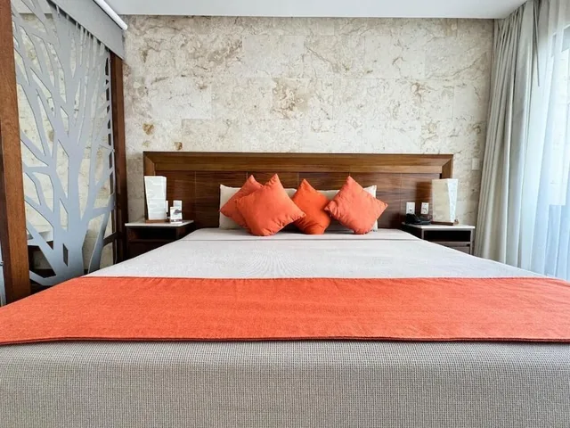 غرفة ديلوكس بسرير كينج بشرفة مع أريكة، Grand Fifty Suites 6/10
