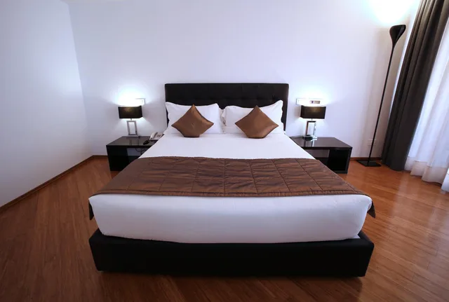 جناح جونيور، Hotel San Rocco 3/10
