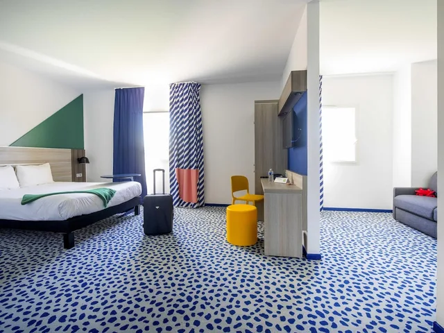 Family Suite, Standard, Double Bed, Sofa, Ibis Styles Marseille Plan De Campagne 3/3