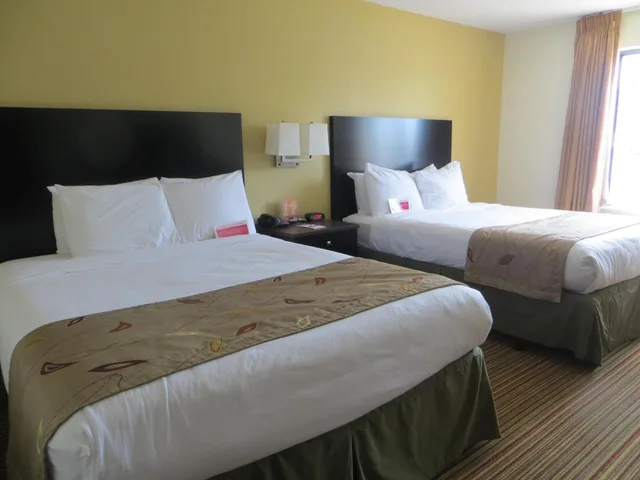 1 Bedroom, Suite, Ramada by Wyndham Wisconsin Dells 1/5