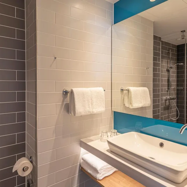 غرفة بسرير مزدوج لذوي الإعاقة، Holiday Inn Express Dusseldorf Hauptbahnhof 7/9