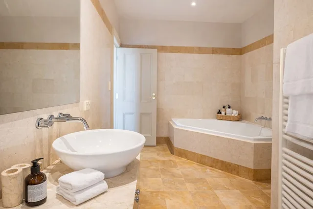 Spa, Suite, King Bed، Grande Vue Private Hotel 10/10