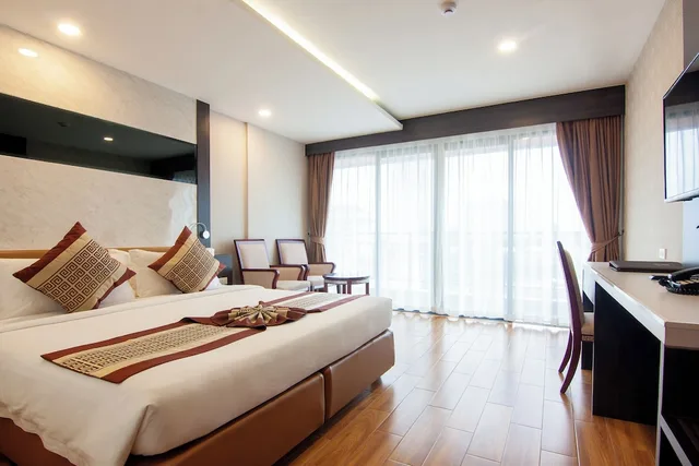 Studio, Double Bed, Golden Jomtien Beach Hotel 3/7