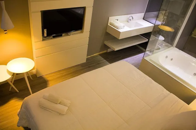 Suite, Queen Bed, Hydromassage، Pousada Apple House Paraty 5/7