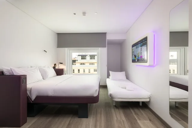 غرفة بريميوم مفردة بسرير كوين، YOTEL Porto, Select by Hilton 5/6