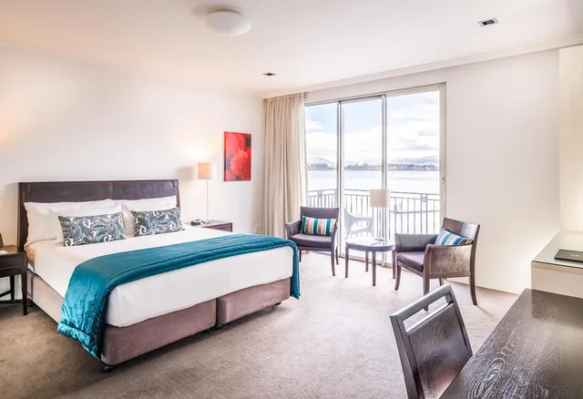 Overwater، Trinity Wharf Tauranga 1/4
