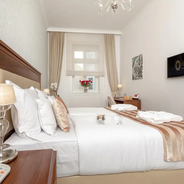 Valentine, Le Premier Boutique Hotel 1/5