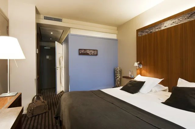 غرفة سوبيريور بسرير كوين بإطلالة على المدينة، Hotel Beau Rivage 3/10