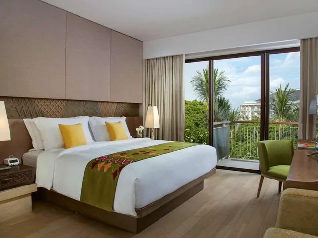 غرفة كلاسيكية بإطلالة على المسبح، Movenpick Resort and Spa Jimbaran Bali 2/4