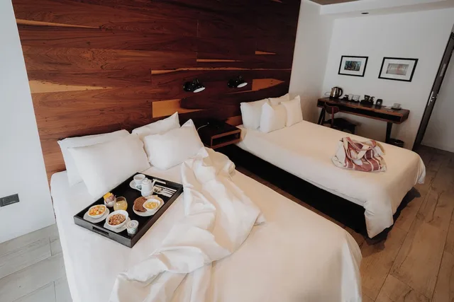 غرفة بريميوم بسريرين كوين بإطلالة على المدينة، La Urumpta Hotel by AKEN Mind 1/7
