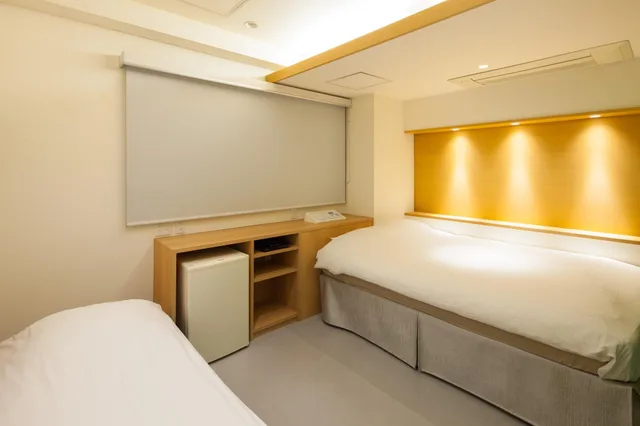 غرفة بسرير مزدوج مع سرير إضافي، Shinjuku City Hotel N U T S 2/2