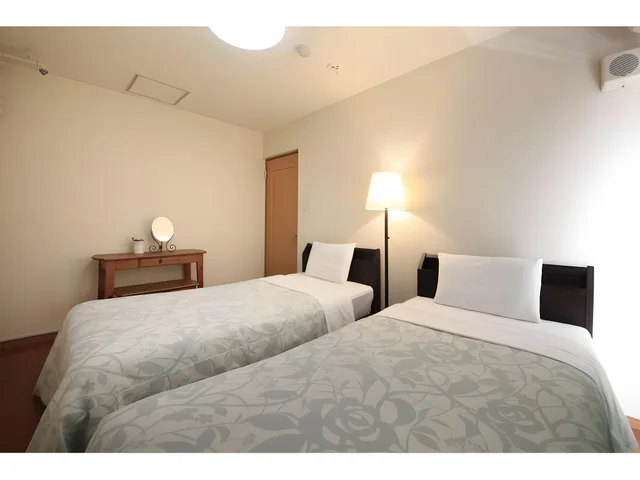 غرفة بغرفتي نوم بمنطقة جلوس، Shinjuku Urban Hotel 1/1